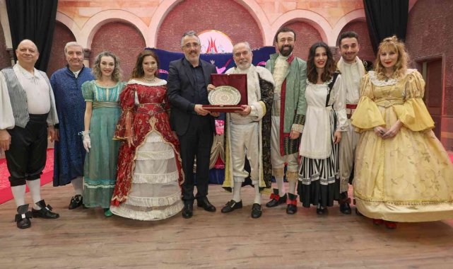 Usta sanatçılar Hakan Altıner, Aydan Şener ve Burçin Bildik'in rol aldı...