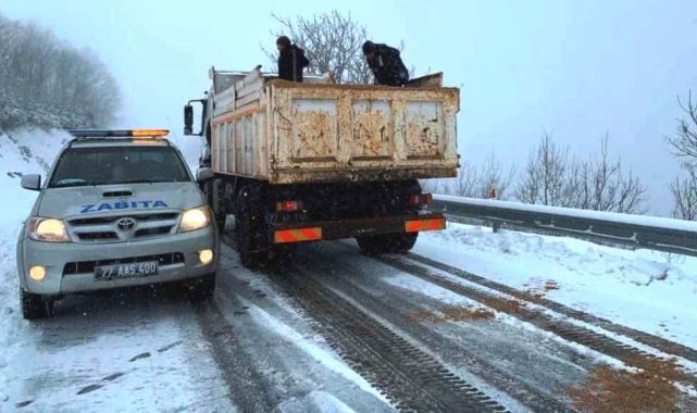 Yalova Altınova Belediyesi'nin tüm birimlerinin, kar yağışı ve soğuk ha...