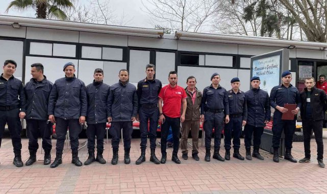 Zonguldak'ın Çaycuma ilçesinde İlçe Jandarma Komutanlığı ve Kızılay işb...