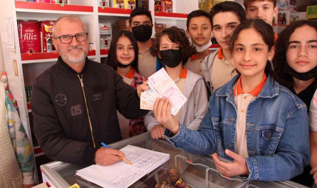 Amasya'da Ziyapaşa Ortaokulu öğrencileri harçlıklarından biriktirdikler...