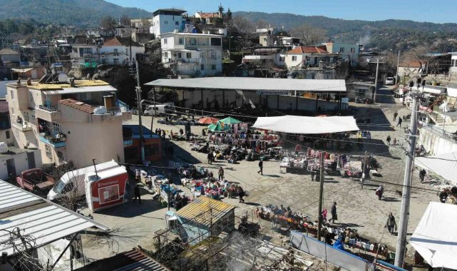 Aydın'ın Karpuzlu ilçesinin kırsal Tekeler Mahallesi hem yüzölçümü hem ...