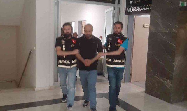 Antalya'da internet üzerinden sahte kiralık ev ilanı vererek yabancı uy...