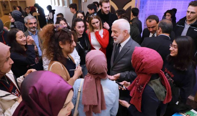 Atatürk Üniversitesinde "Bilinmeyen Yönleriyle Aliya İzzetbegoviç Söyl...