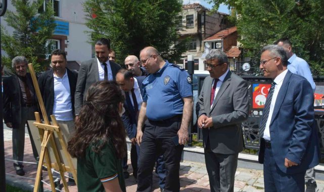 Kütahya'nın Tavşanlı ilçesinde Ressam Abdullah Taktak Ortaokulu öğrenci...