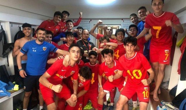 U17 Gelişim Liginde mücadele eden Kayserispor ile Yeni Malatyaspor karşı ka...