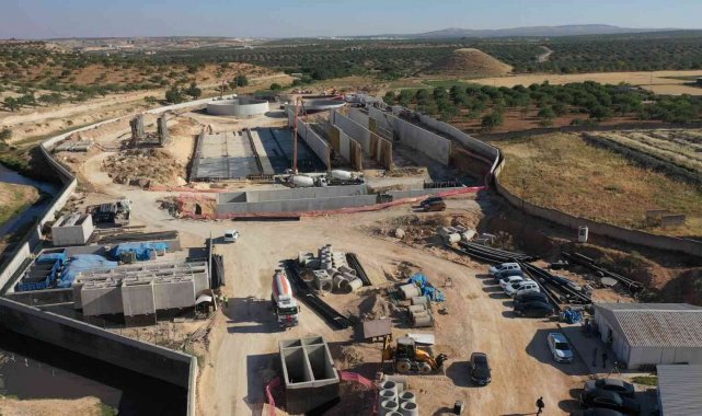 Gaziantep Büyükşehir Belediyesi tarafından başlatılan, Nizip Çayı'na de...