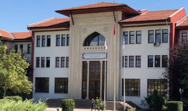 Kütahya Dumlupınar Üniversitesi (DPÜ) Lisansüstü Eğitim Enstitüsü yüksek li...