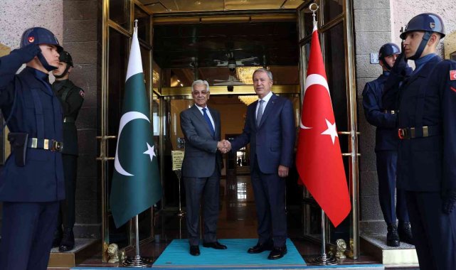 Milli Savunma Bakanı Hulusi Akar, Pakistan Savunma Bakanı Khawaja Muhammed ...