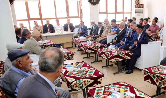 Muş Valisi Doç. Dr. İlker Gündüzöz, kısa bir süre önce hayatını kaybeden po...