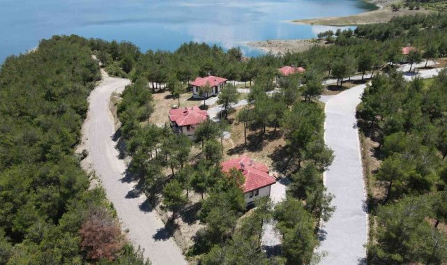 21 adet kır evi ve 1 adet idari binanın yer aldığı Vezirsu Kır Evleri, düze...