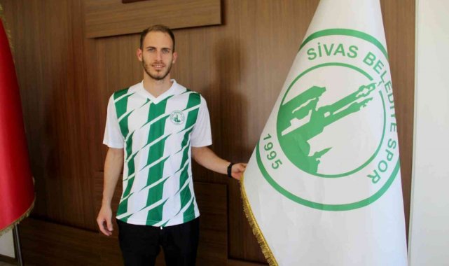 Sivas Belediyespor, TFF 3. Lig ekiplerinden 52 Orduspor'da forma giyen ...