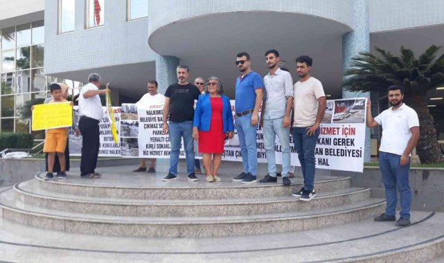 Adana'nın merkez Seyhan ilçesi Pınar Mahallesi Muhtarı Saniye Çelik, Se...