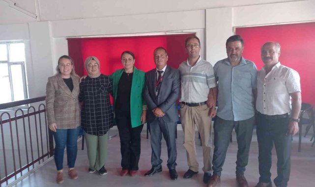 Afyonkarahisar Sandıklı Ziraat Odası Başkanı Fatma Toptaş, üreticiler için ...