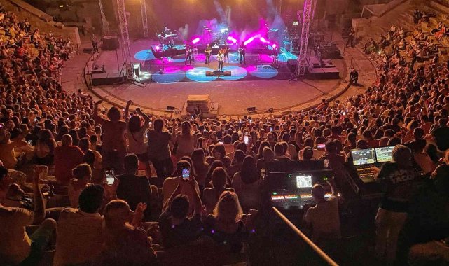 Bodrum Antik Tiyatro'da açık hava konserleri hız kesmeden devam ediyor....