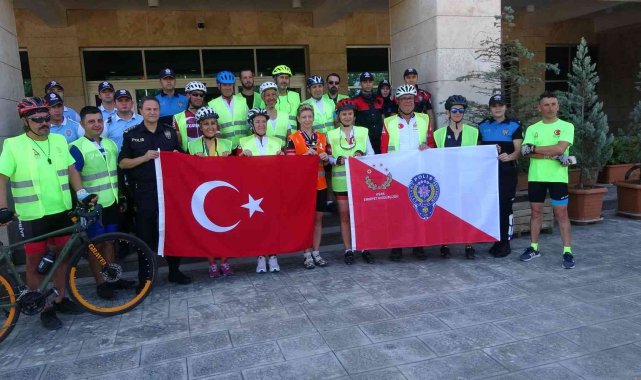 Uşak İl Emniyet Müdürü Mesut Gezer, yurdumuzun düşman işgalinden kurtuluşun...