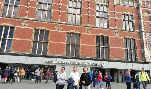 Balıkesir'in Ayvalık ilçesinde, Ayvalık Anadolu Lisesi (AYAL) tarafında...