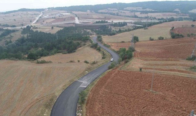 Kastamonu Belediyesi Fen İşleri Müdürlüğü ekipleri, şehrin çeşitli noktalar...