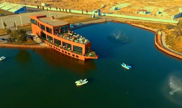 Erzurum Büyükşehir Belediyesi'nin projesi olan 'Gemi Kafe' hizm...