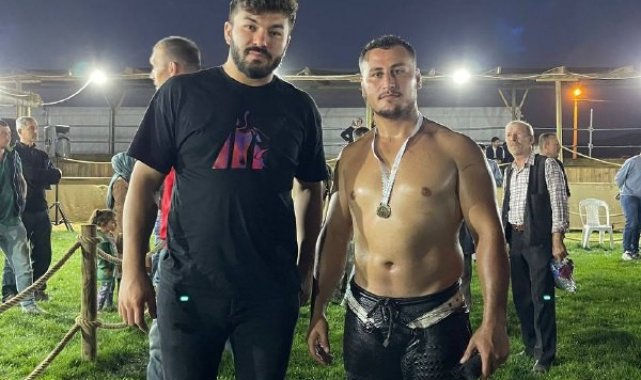 Güreşçi Alparslan Tekmen, Dünya Göçebe Oyunları'nda yağlı güreş kategor...