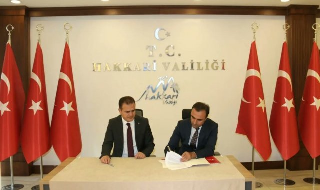 Hakkari Valisi ve Belediye Başkan Vekili İdris Akbıyık, Hakkari'nin hay...