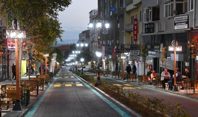 Tekirdağ Süleymanpaşa Belediyesi, sıcak seyreden sonbahar günlerini en veri...