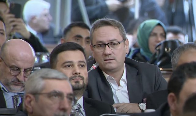 Başakşehir Belediye Başkanı Yasin Kartoğlu, Bahçeşehir'deki Şelale Park...