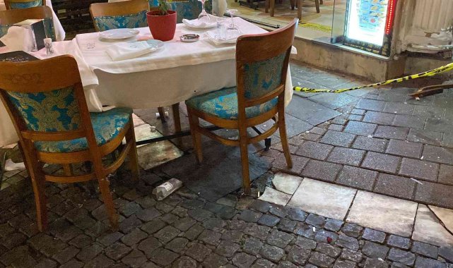 Fatih'te iki iş yeri çalışanları arasında silahlı kavga çıktı. Kavgada ...