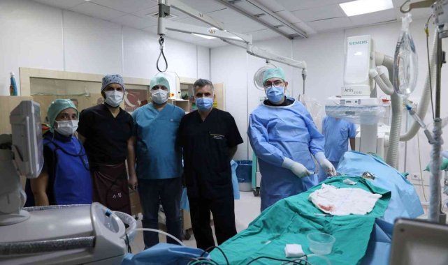 Samsun Eğitim ve Araştırma Hastanesi bünyesindeki uzman ekip, bebeklik çağı...