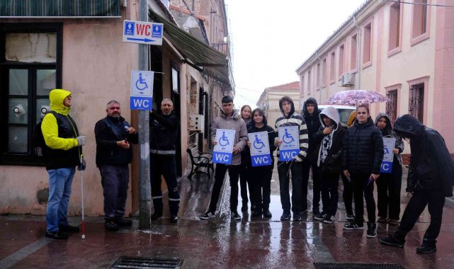 Balıkesir'in Ayvalık ilçesinde, Ayvalık Anadolu Lisesi (AYAL) bünyesind...