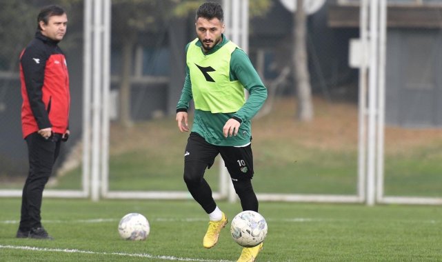 Bursaspor, Somaspor maçı hazırlıklarını günde tek idman yaparak devam ediyo...