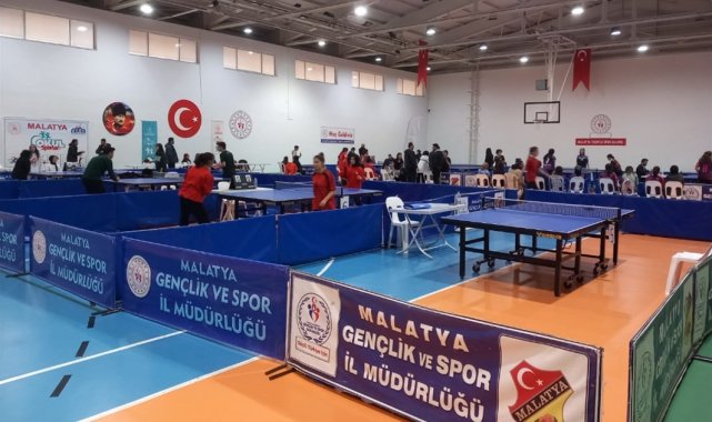 Malatya'da Okul Sporları Masa Tenisi Genç Kızlar İl Birinciliği Müsabak...
