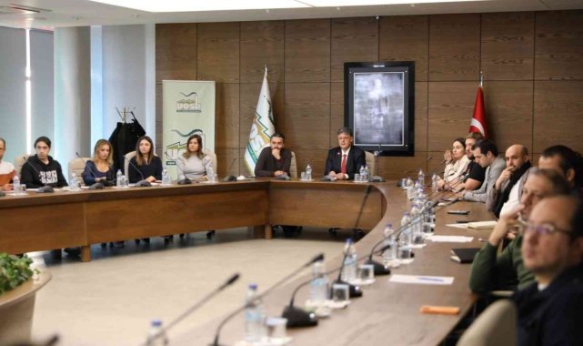 UŞAK (İHA) – Uşak Ticaret ve Sanayi Odası (UTSO) "EYT ve işletmeler aç...