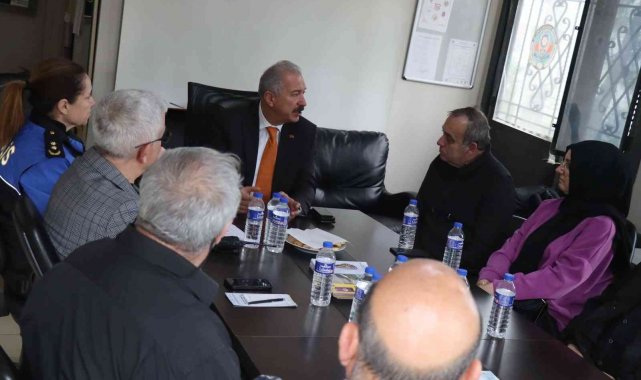 Yalova İl Emniyet Müdürü Göksel Topaloğlu, kent merkezindeki mahalle muhtar...