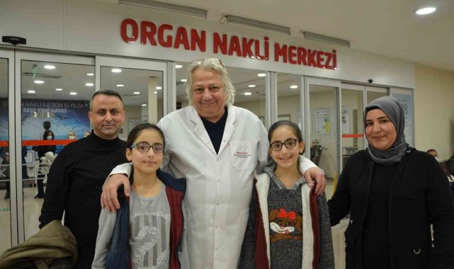 13 yaşındaki ikizler Hira ve Azra Özkaracadağ, 6 yıldır yaşadıkları böbrek ...