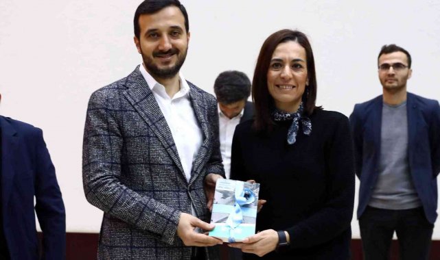 Bağcılar Belediyesi'nin desteklediği "Yaşın Kadar Oku" projes...