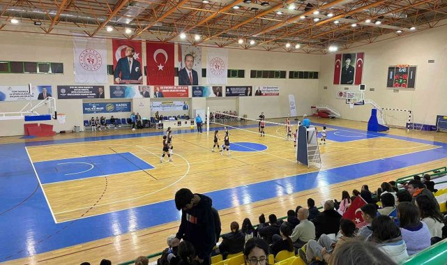 Balıkesir'in Burhaniye Belediyesi tarafından, Atatürk Kapalı Spor Salon...