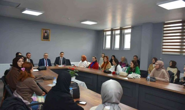 Bilecik Merkez Öğretmenevi'nde aday öğretmenlere yönelik ders düzenleni...