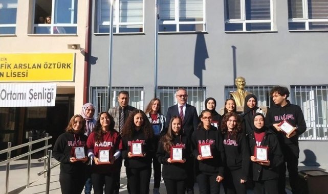 Bilecik'te bulunan Refik Arslan Öztürk Fen Lisesi'nin 'Fenci Gö...