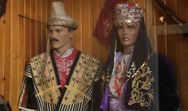 Kahramanmaraş'ın geleneksel erkek kıyafeti 'aba' ustaların maha...