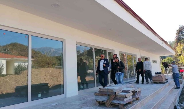 Kemer Belediyesi, "Her mahalleye bir pazar yeri" sloganı çerçeves...