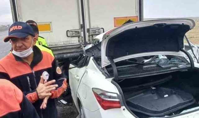 Nevşehir'in Derinkuyu ilçesinde otoyolda meydana gelen trafik kazasında...