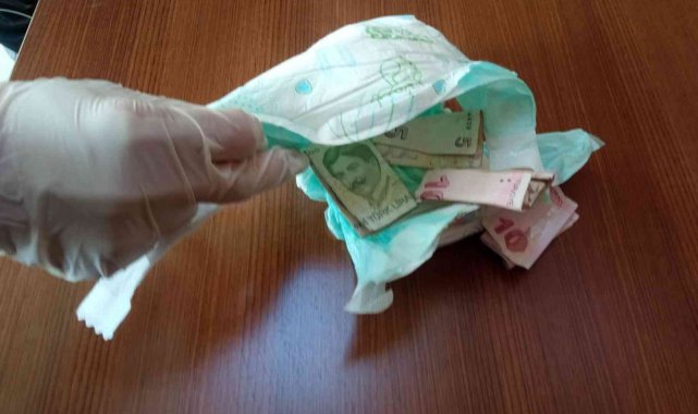 Siirt Belediyesi Zabıta ekipleri; çarşı, hastane ve cami avlularında vatand...