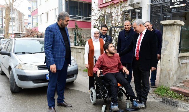 Yeşilyurt Belediye Başkanı Mehmet Çınar, Çukurdere Mahallesi'nde ailesi...