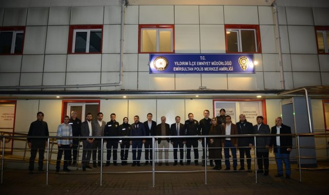 Yıldırım Belediye Başkanı Oktay Yılmaz, 2022'nin son saatlerini yine to...