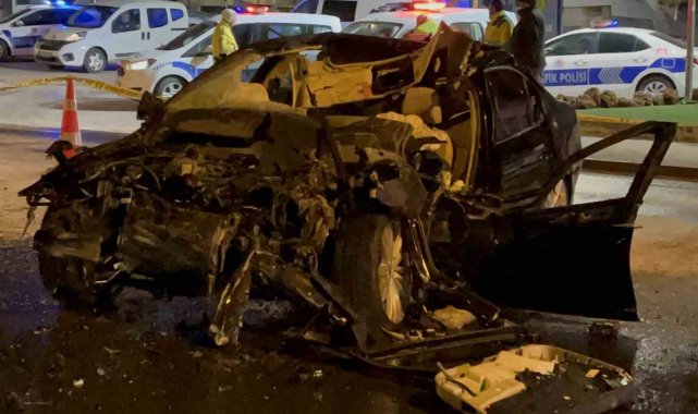 Ankara'nın Çankaya ilçesinde aşırı süratli olduğu iddia edilen otomobil...