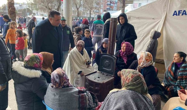 Deprem bölgesinde koordinasyon çalışmalarına katılan AK Parti Çorum Milletv...