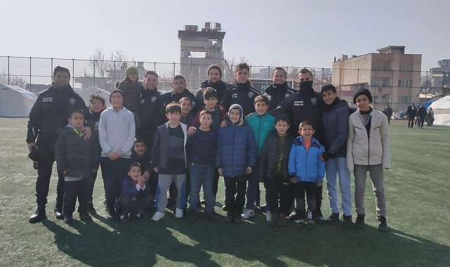 Kahramanmaraş'ta meydana gelen depremden sonra bölgede görev yapan poli...