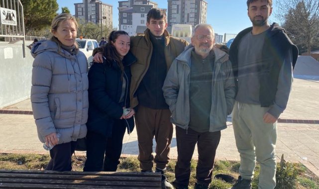 Muzaffer Karaman, Rus eşi Natila Karaman; çocukları Deniz Emre Karaman ve A...