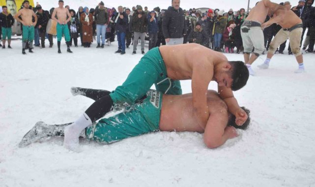 Tokat'ın Başçiftlik ilçesinde yapılan şenliklerde eksi 7 derece kar üze...