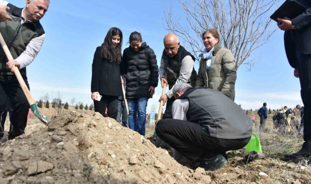 21 Mart Dünya Ormancılık Günü ve Haftası çerçevesinde Deprem Şehitleri Orma...